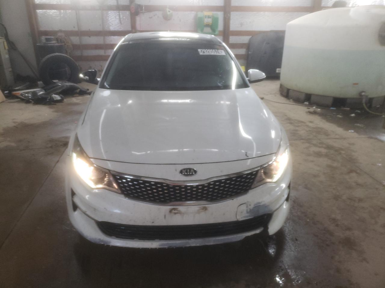 VIN 5XXGU4L3XGG012147 2016 KIA OPTIMA no.5