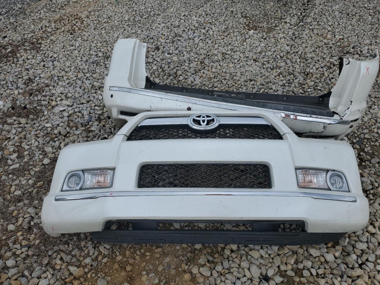 2010 Toyota 4Runner - Image 13