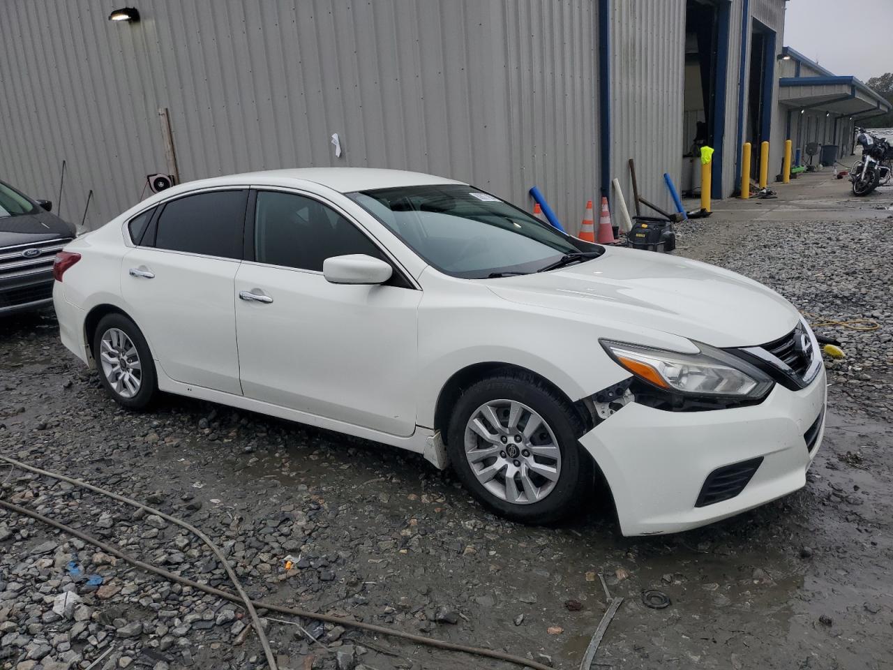 2018 Nissan Altima - Image 4