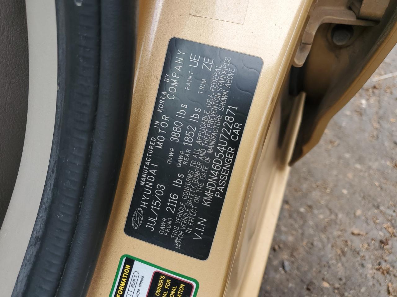 2004 Hyundai Elantra - Image 12