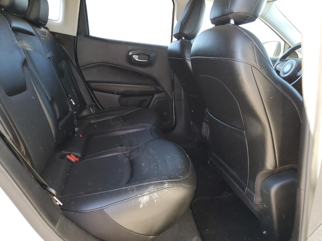 2020 Jeep Compass - Image 10