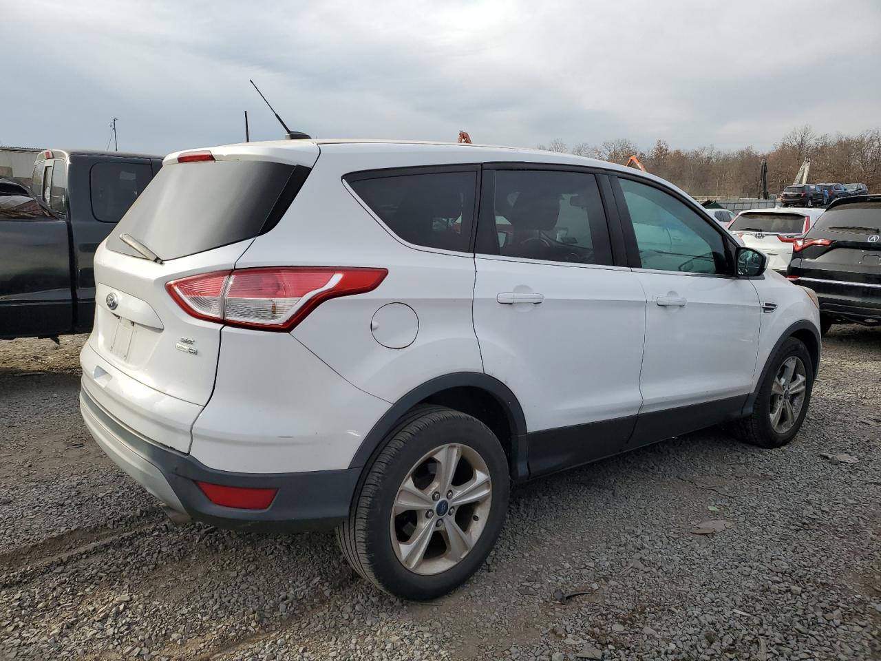 VIN 1FMCU9GX1FUB13753 2015 FORD ESCAPE no.3