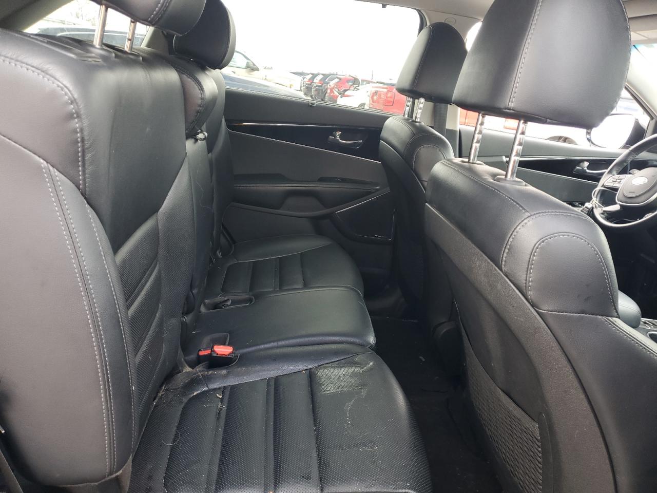 2019 Kia Sorento - Image 11