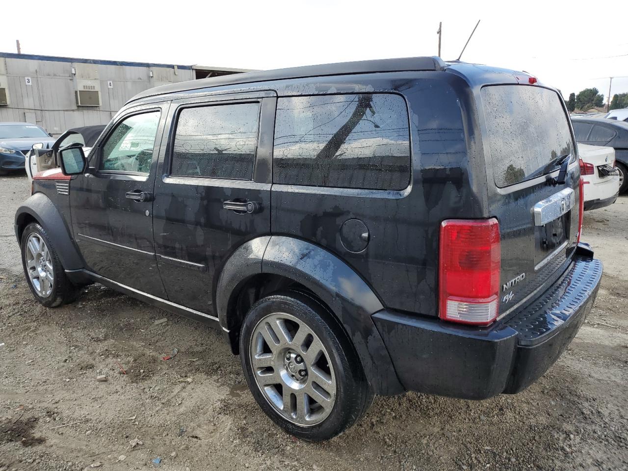 2007 Dodge Nitro - Image 2