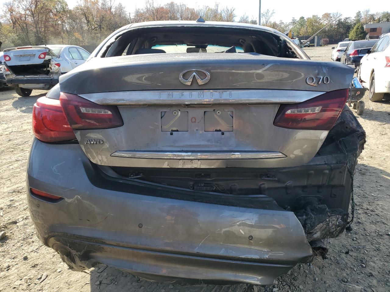 2016 Infiniti Q70 - Image 6