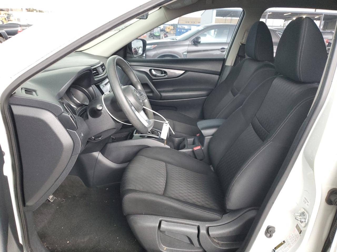 2017 Nissan Rogue - Image 7