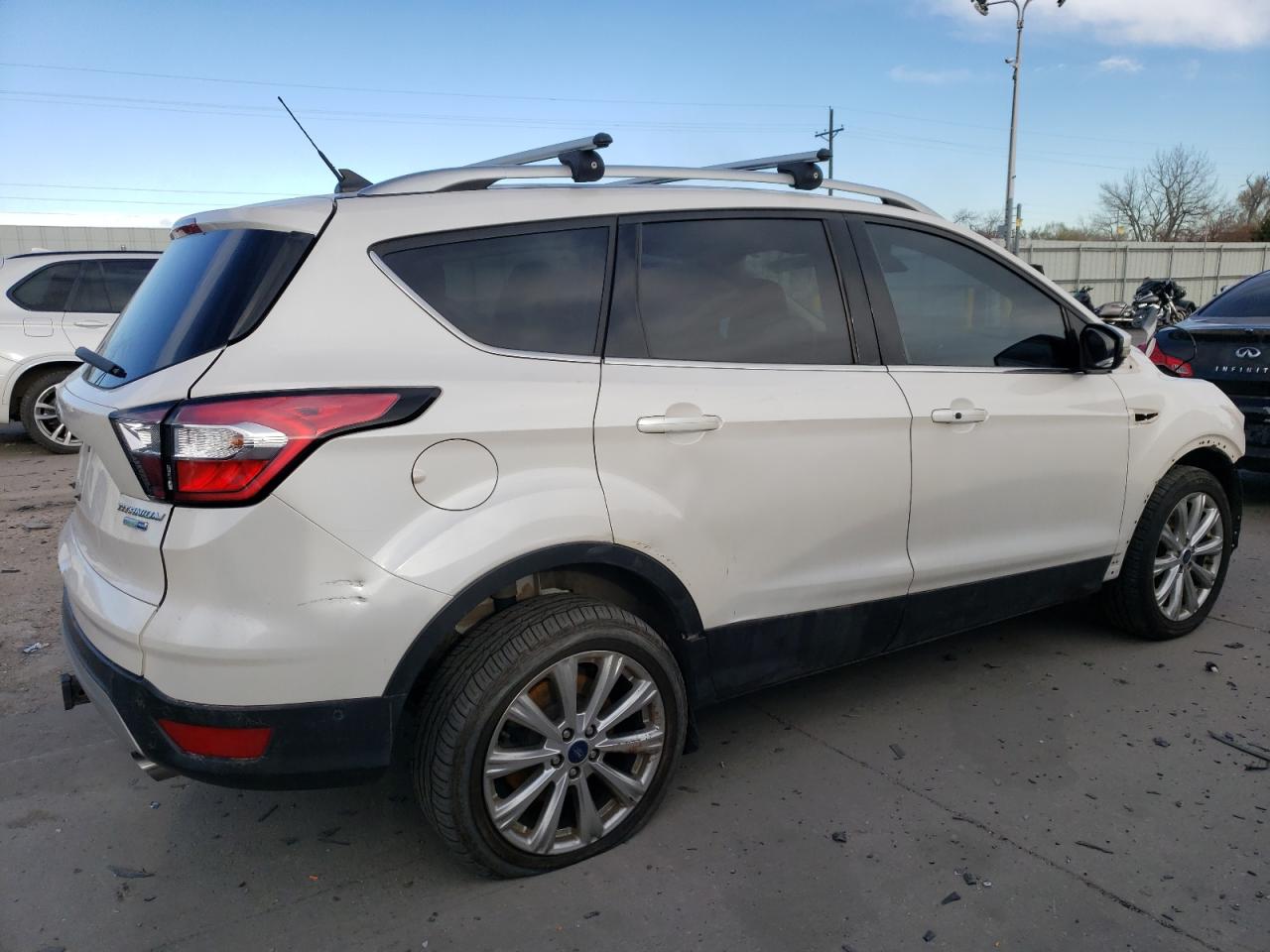 VIN 1FMCU9J95JUC70494 2018 FORD ESCAPE no.3