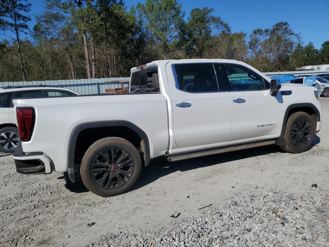 2021 GMC Sierra - Image 3