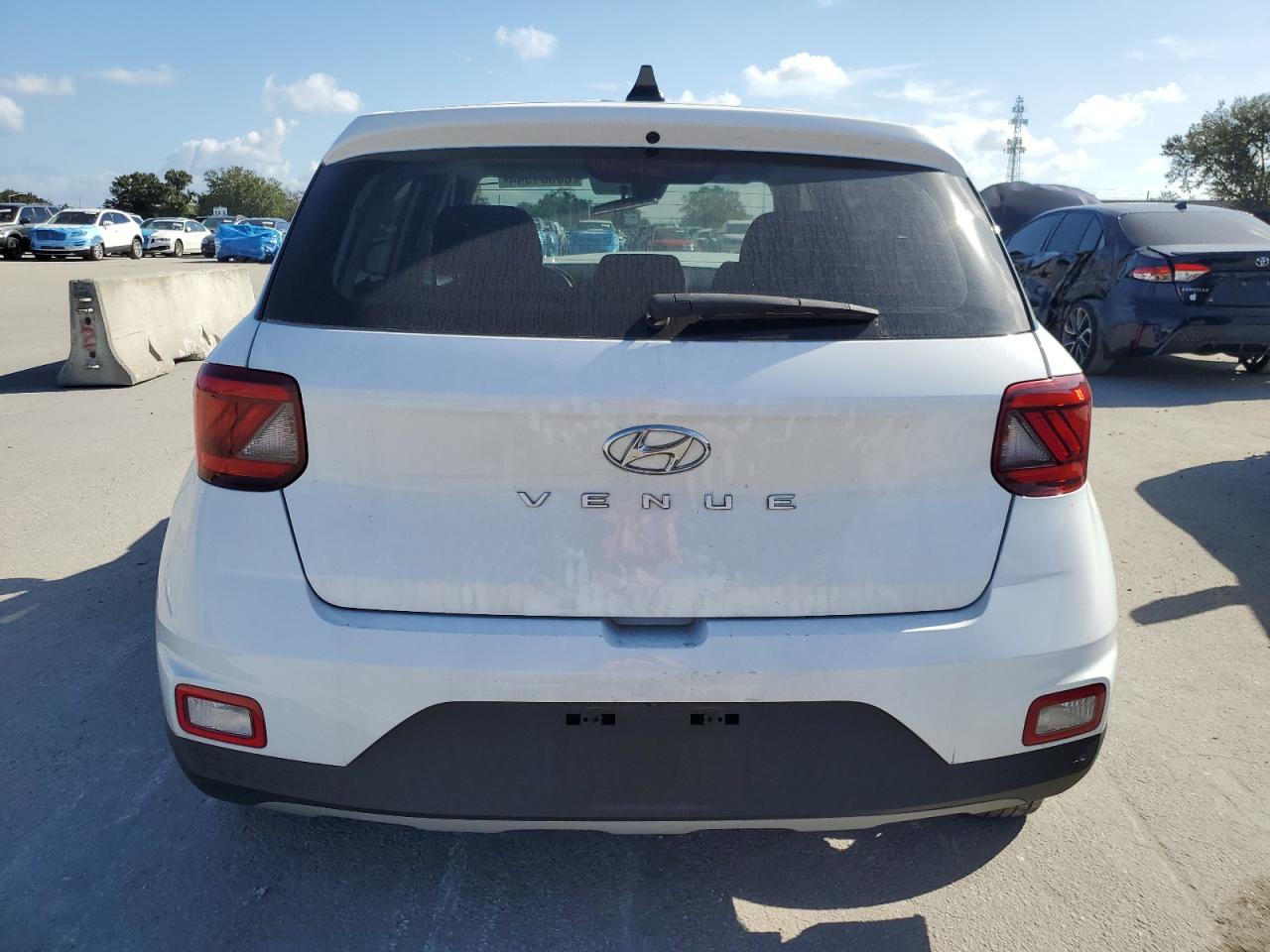 2022 Hyundai Venue Se VIN: KMHRB8A35NU153963 Lot: 80331944