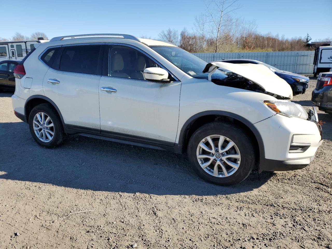2017 Nissan Rogue - Image 4