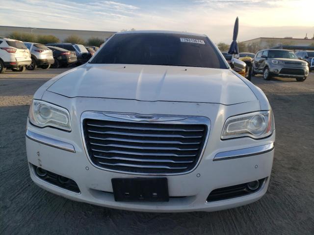 Седани CHRYSLER 300 2013 Білий