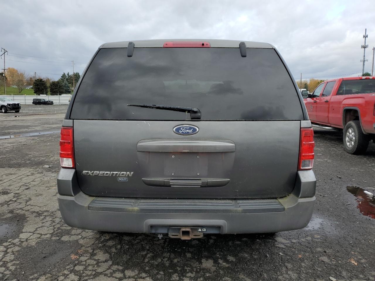 2004 Ford Expedition Xlt VIN: 1FMPU15L04LA49002 Lot: 81422344