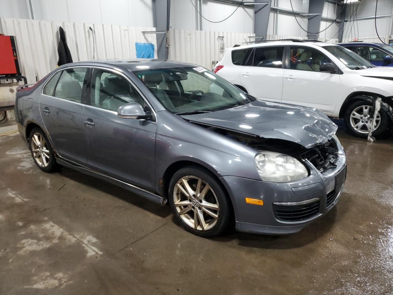 2005 Volkswagen Jetta - Image 4