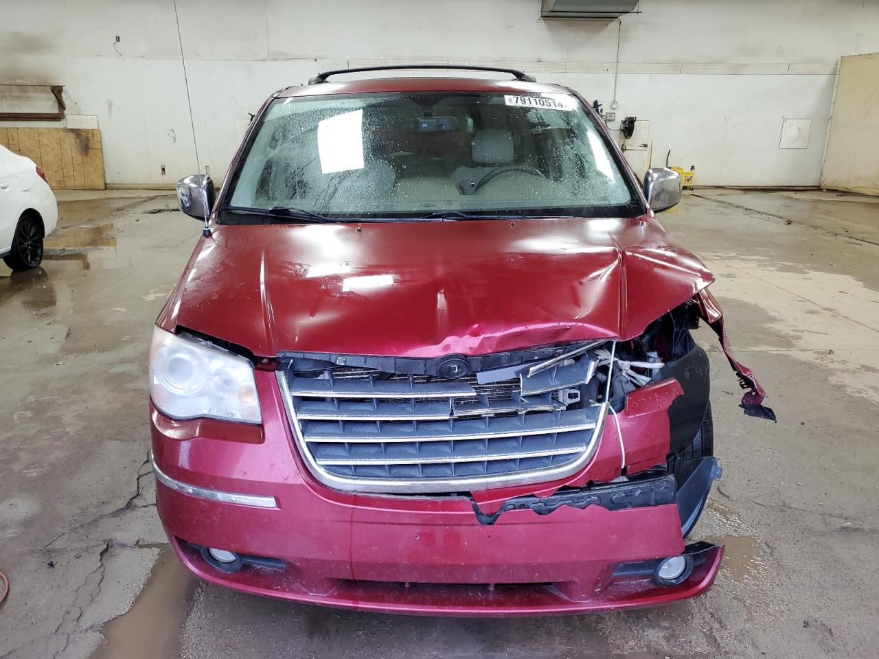 2010 Chrysler Town & Country - Image 5