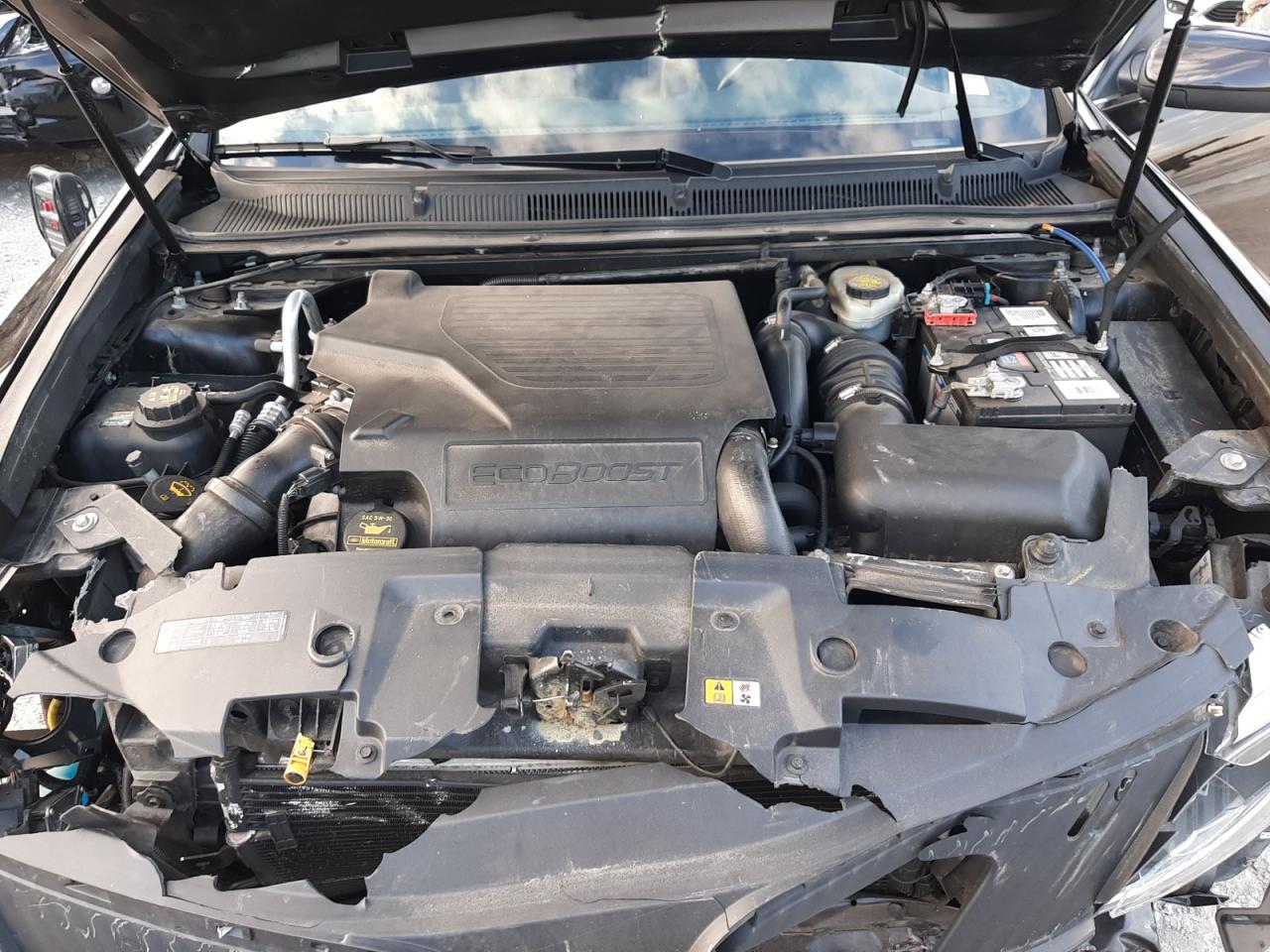 2013 Lincoln MKS - Image 11