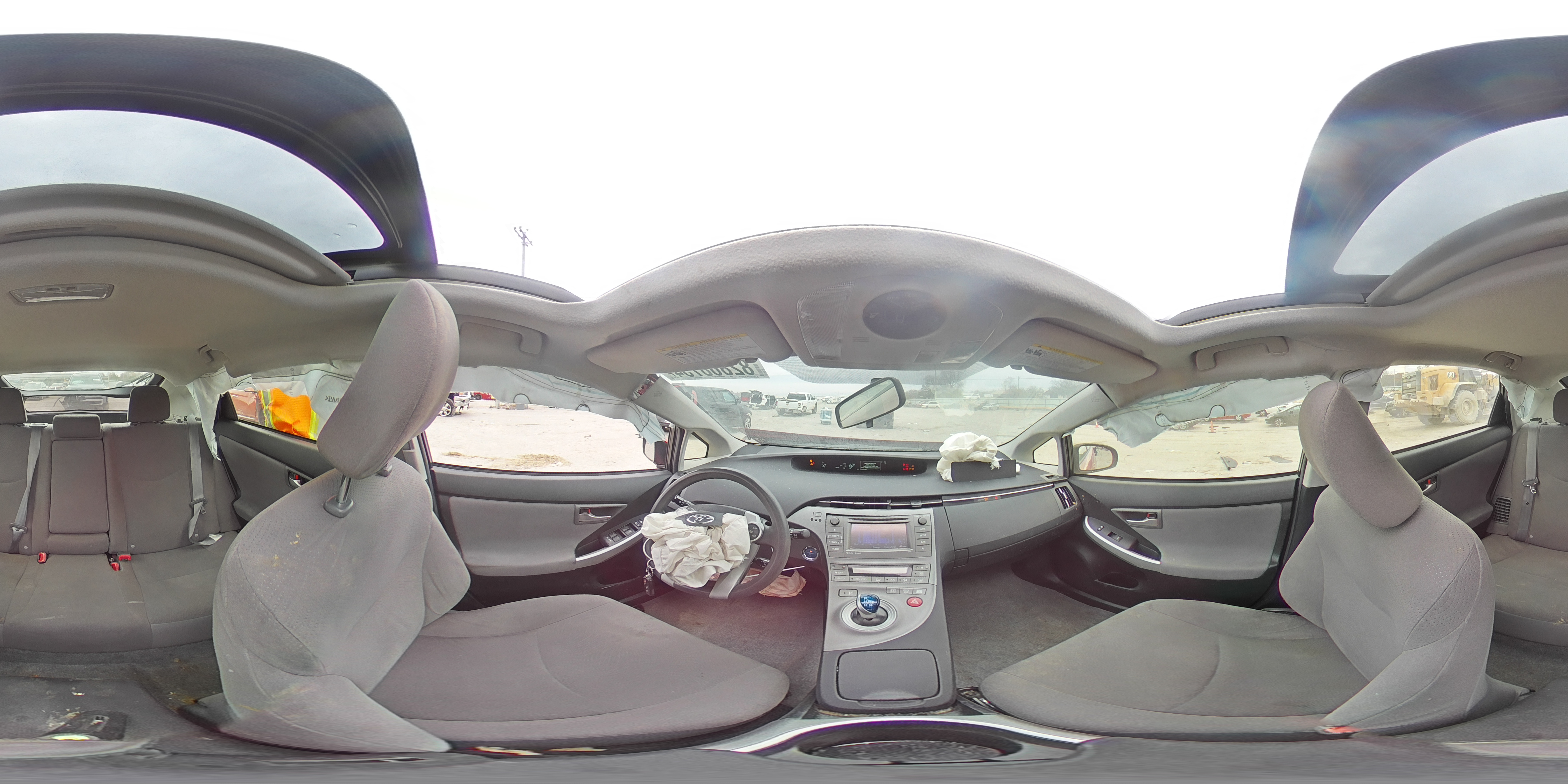 2015 Toyota Prius - Image 12