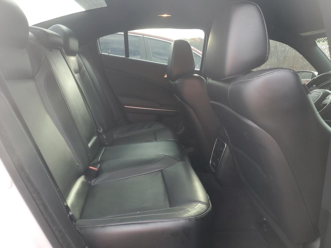 2016 Dodge Charger - Image 10