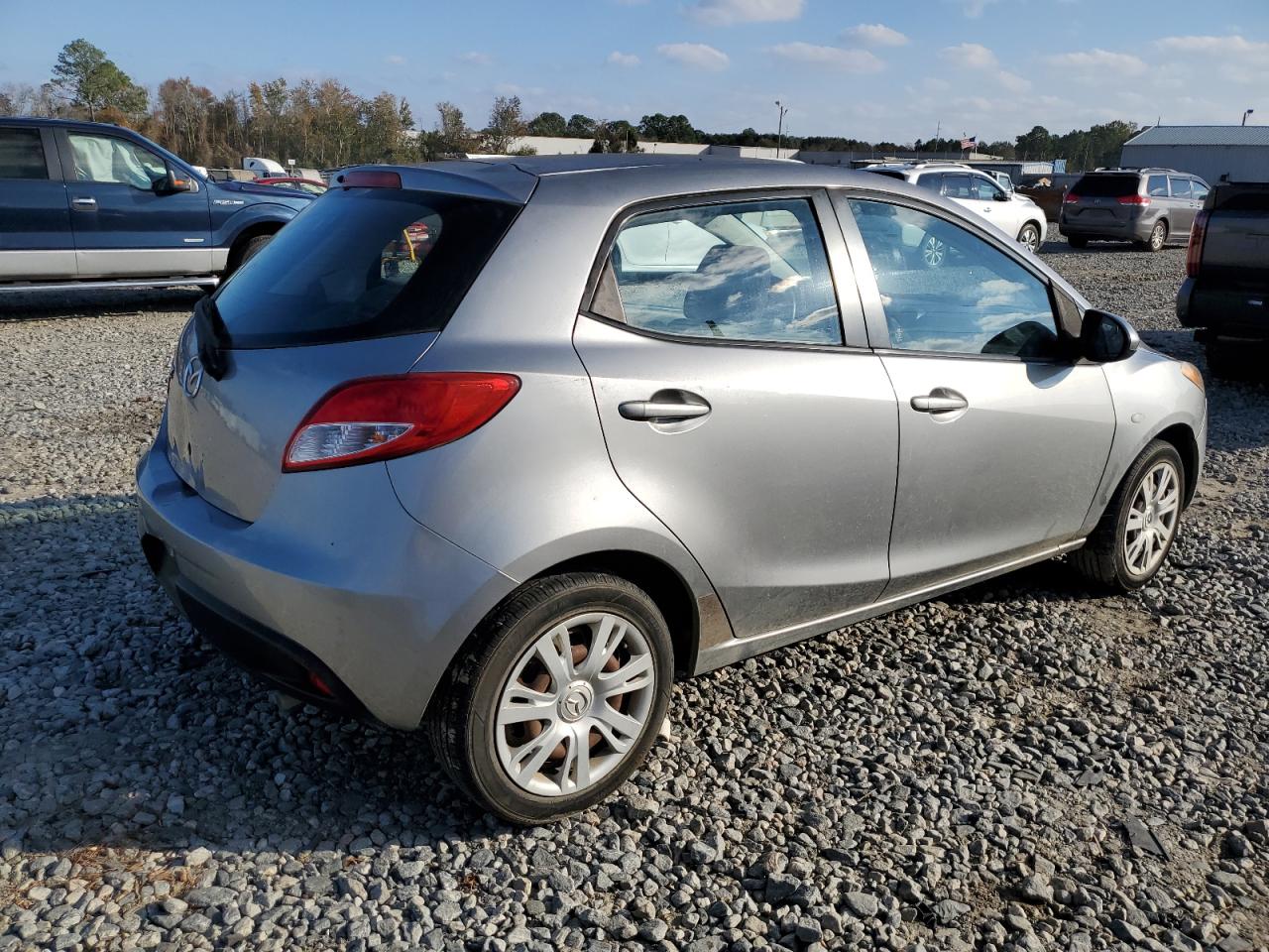 2013 Mazda 2 - Image 3