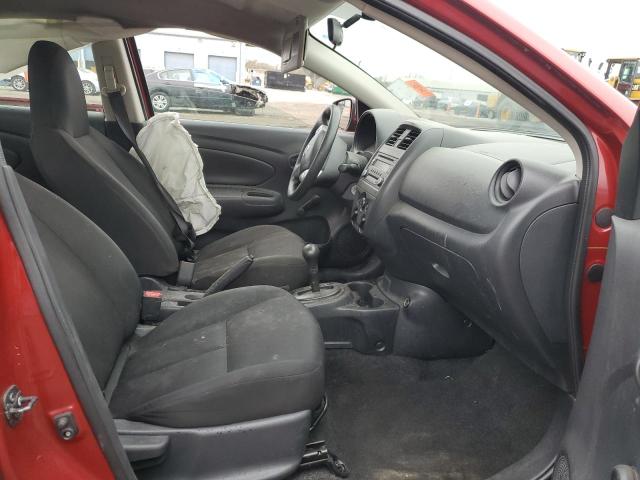  NISSAN VERSA 2017 Czerwony