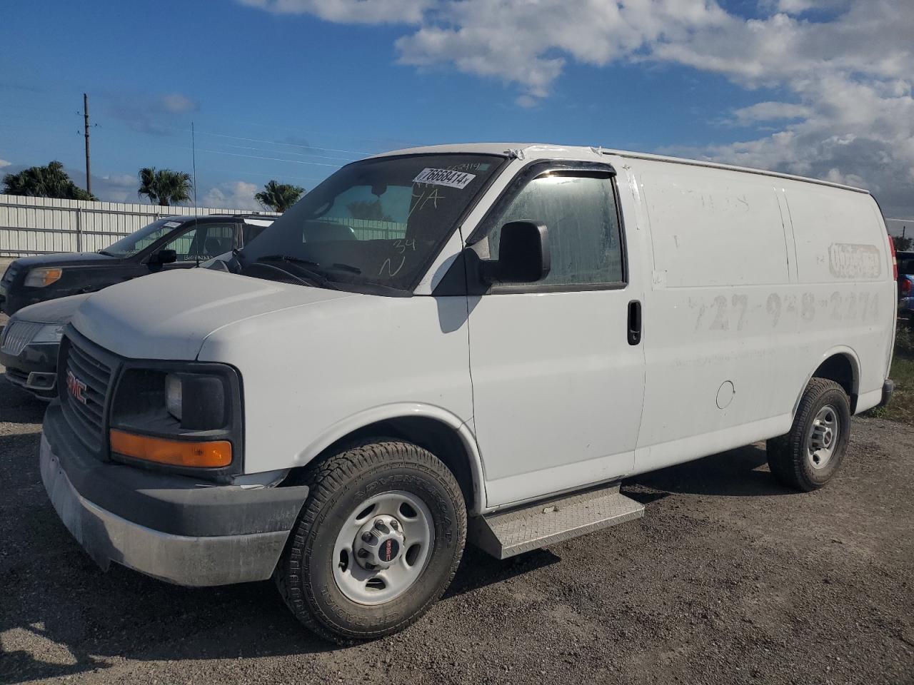 2014 GMC Savana - Image 1