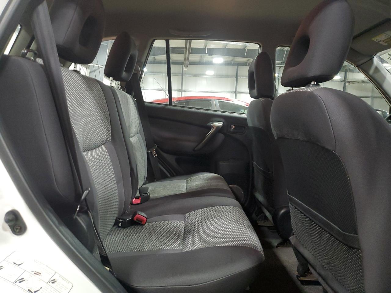 2005 Toyota RAV 4 - Image 11