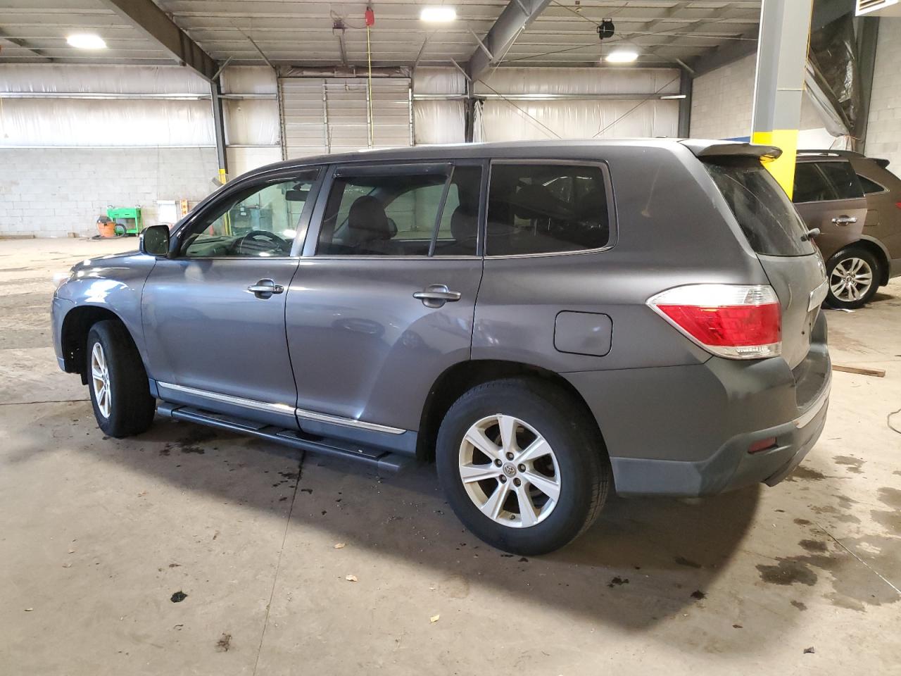 2011 Toyota Highlander - Image 2