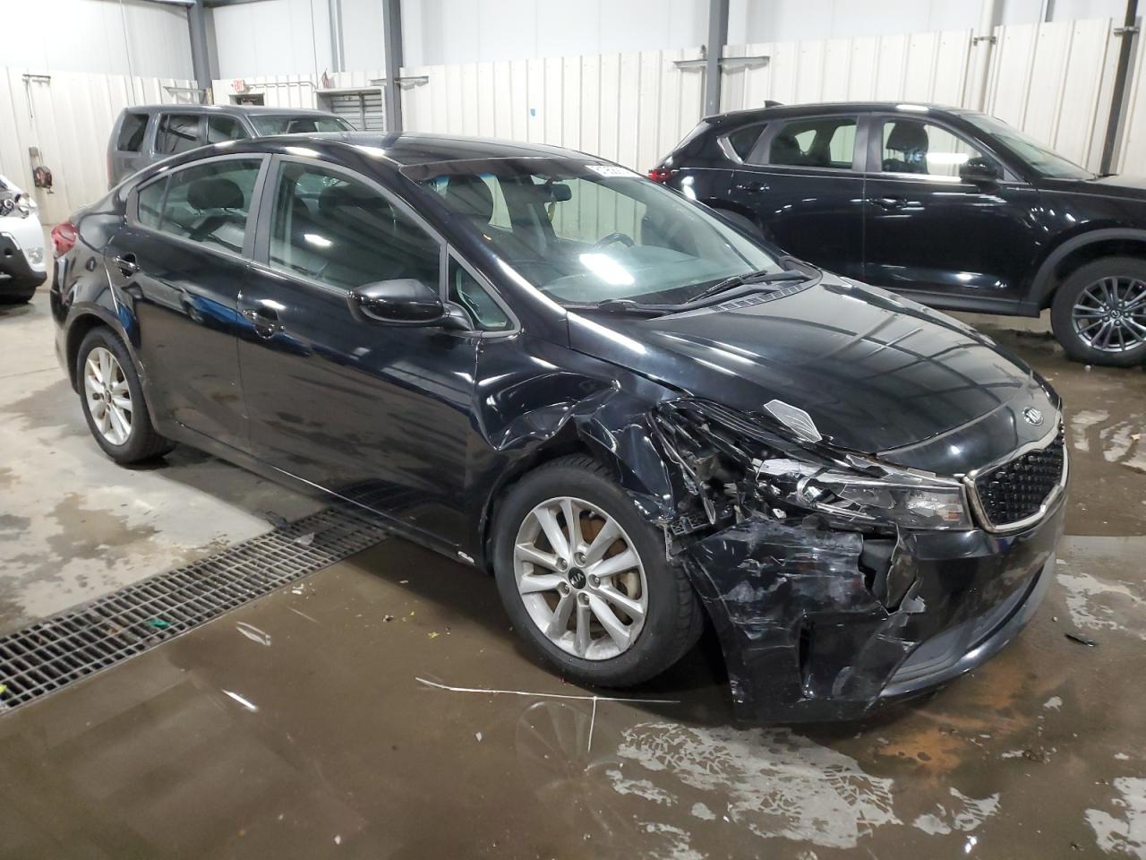 2017 Kia Forte - Image 4