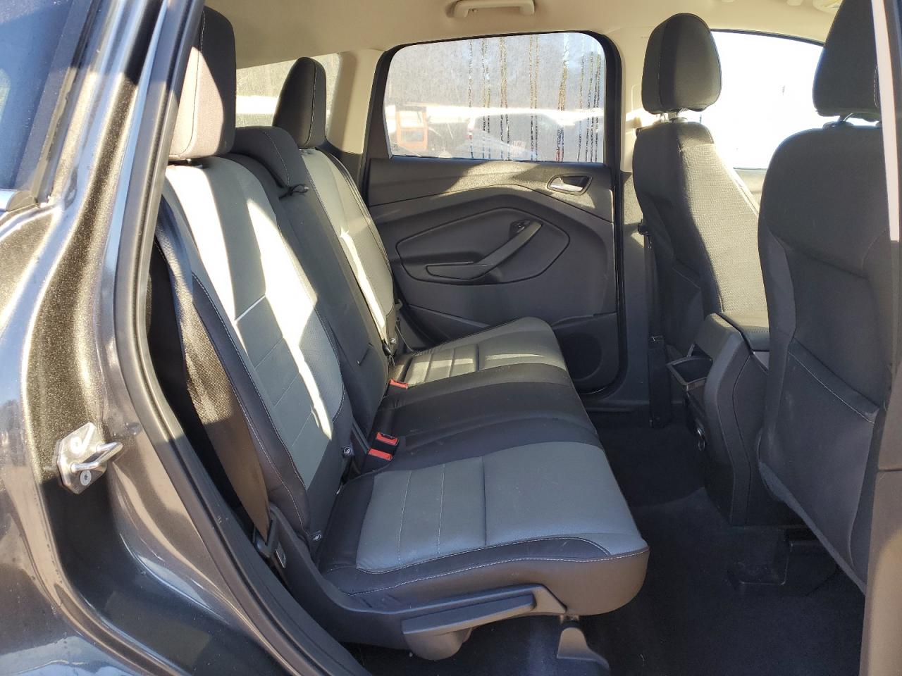 2015 Ford Escape - Image 10