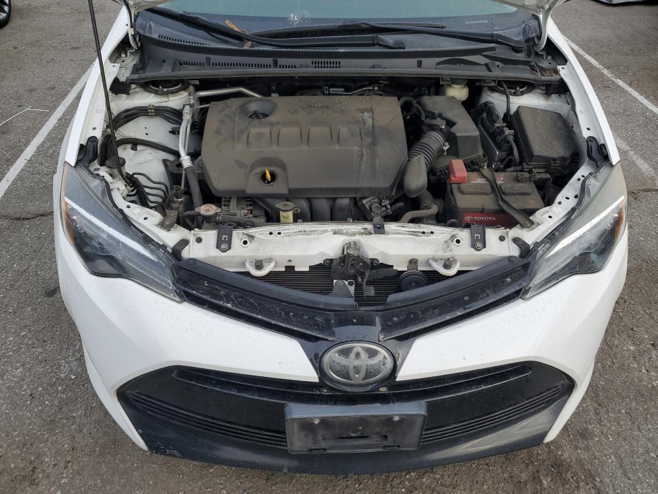 VIN 2T1BURHE6JC052659 2018 TOYOTA COROLLA no.11