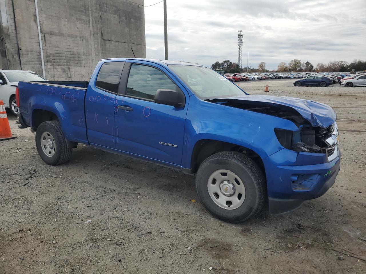 VIN 1GCHSAEA3K1137127 2019 CHEVROLET COLORADO no.4