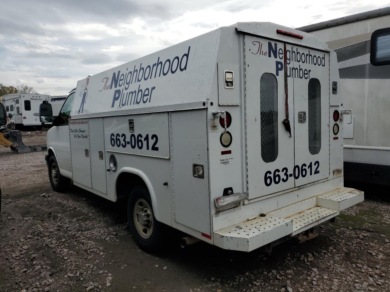 2013 Chevrolet Express - Image 2