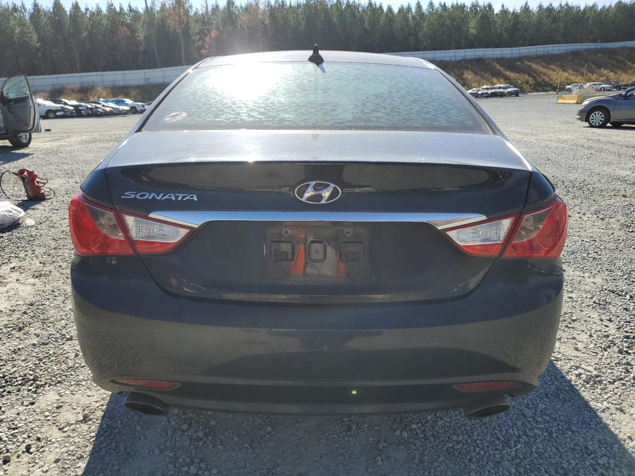 2011 Hyundai Sonata - Image 6