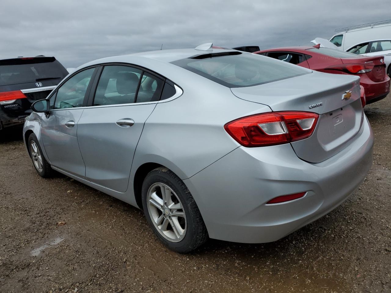 2016 Chevrolet Cruze - Image 2