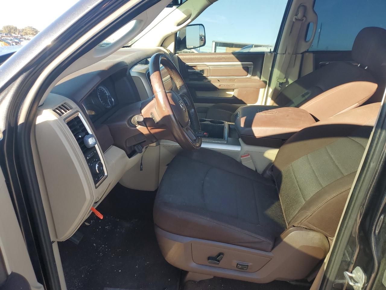 2014 RAM 1500 - Image 7