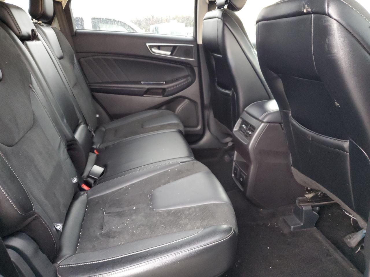 2017 Ford Edge - Image 11