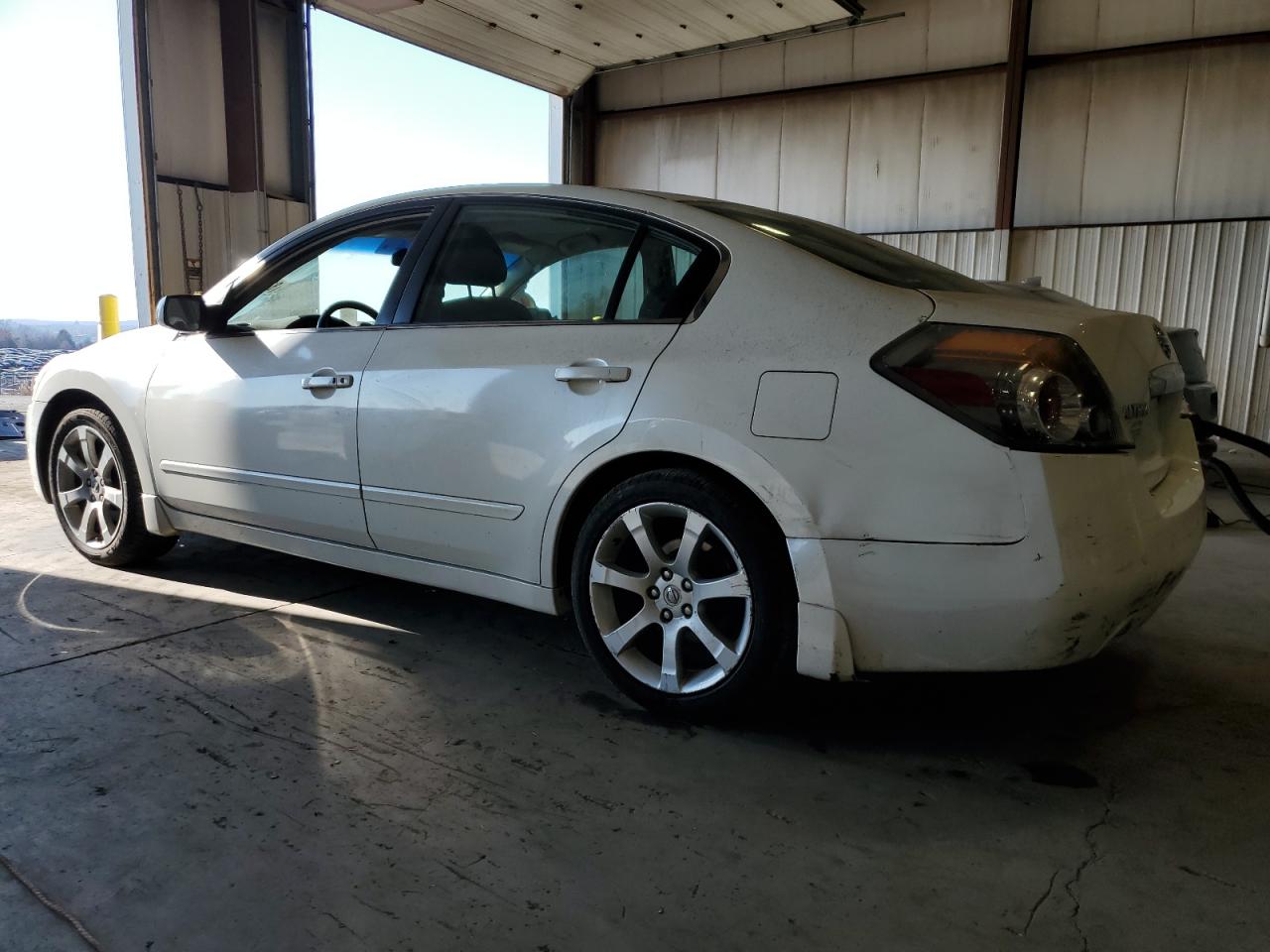 2011 Nissan Altima - Image 2