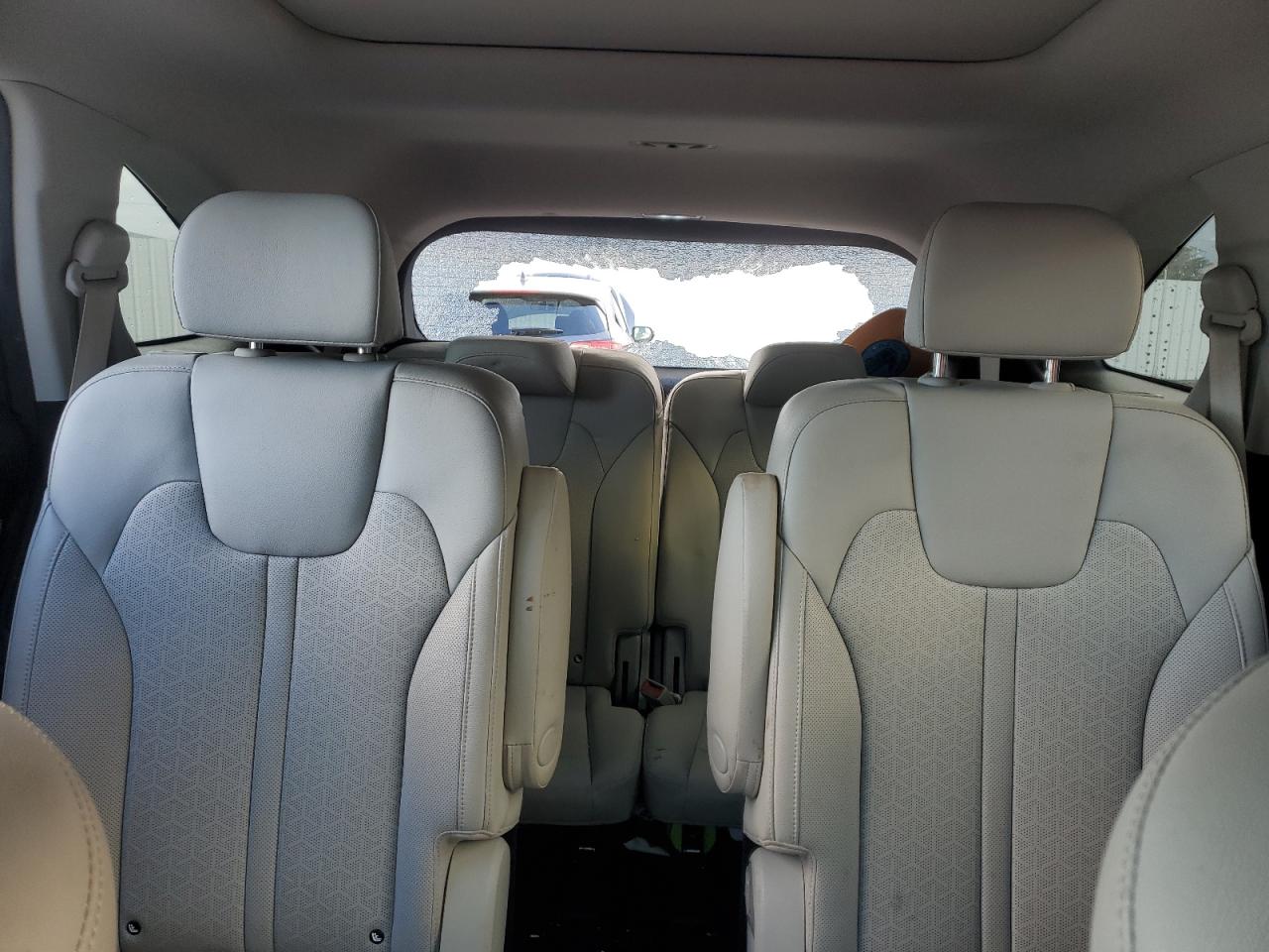 2023 Kia Sorento - Image 10