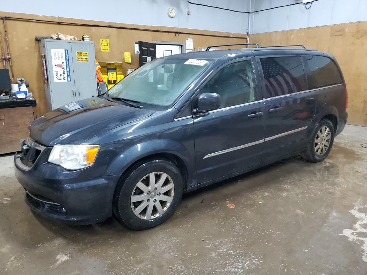 2014 Chrysler Town & Country - Image 1