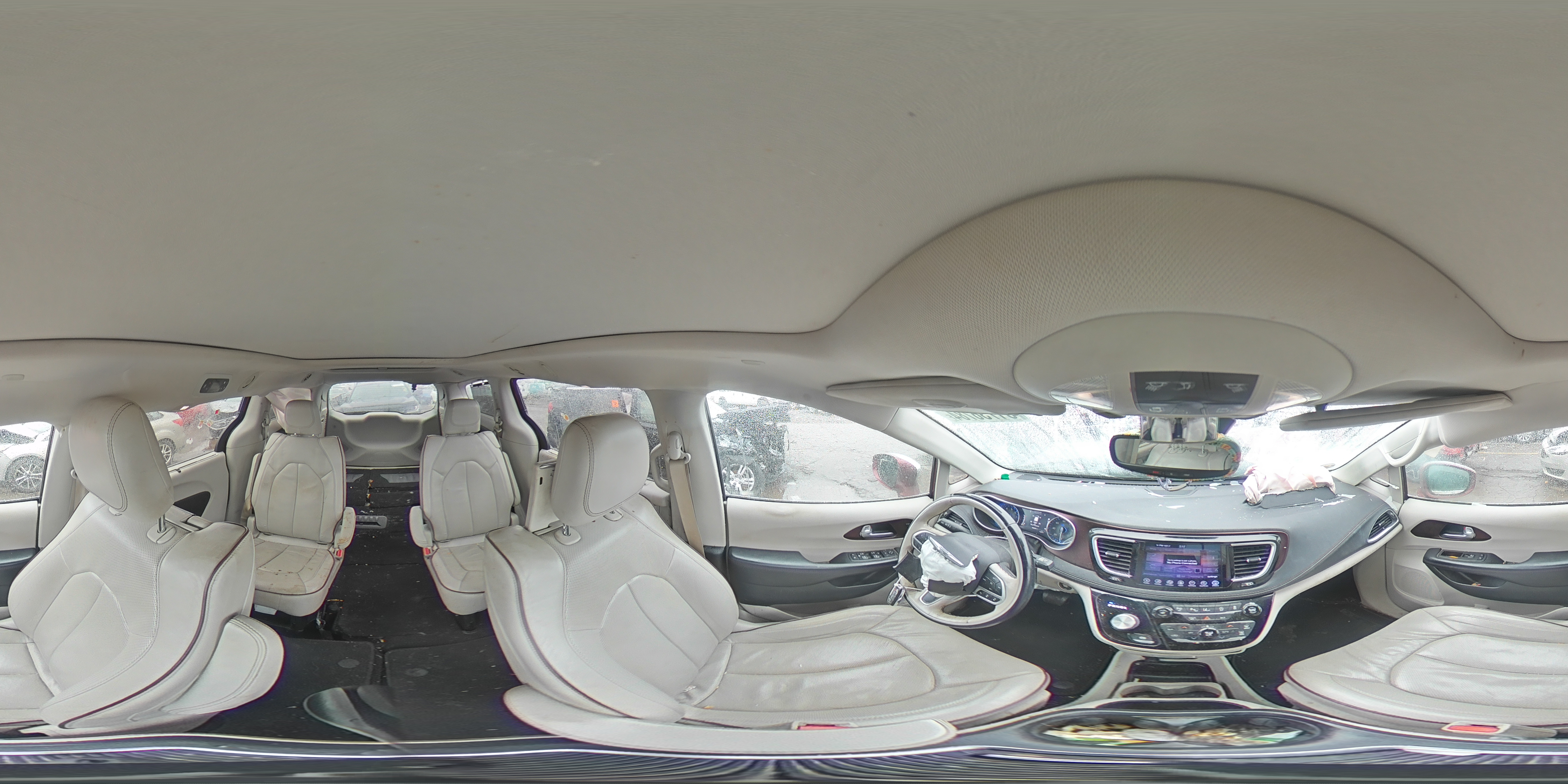 2017 Chrysler Pacifica - Image 14