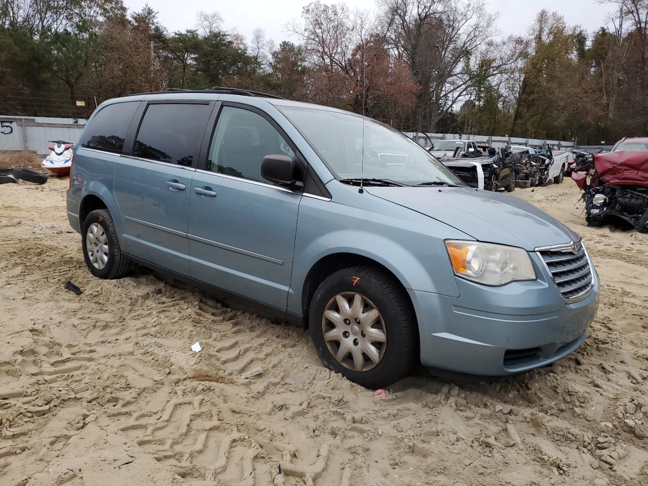 2010 Chrysler Town & Country - Image 4