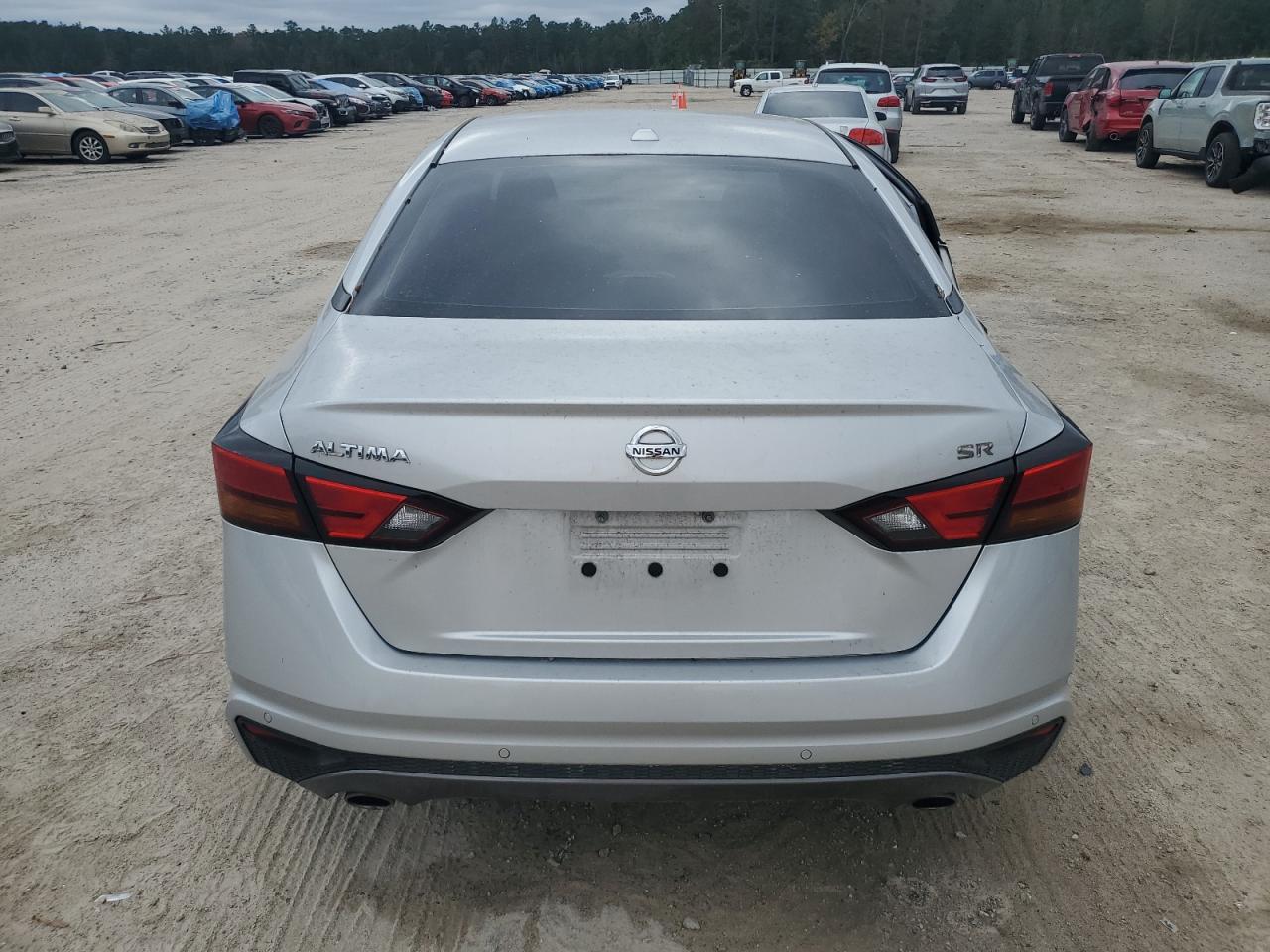 2020 Nissan Altima - Image 6