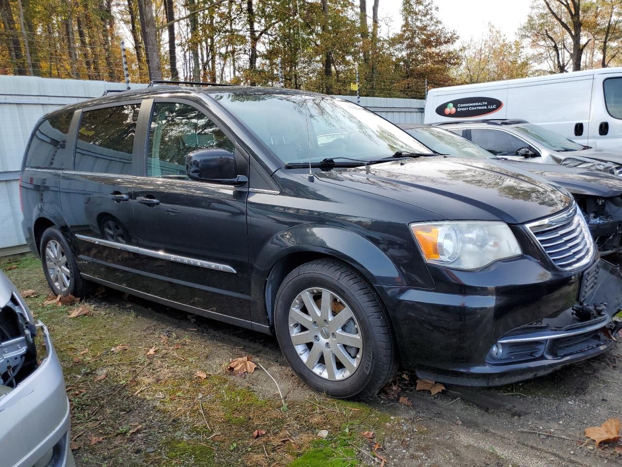 2014 Chrysler Town & Country - Image 4
