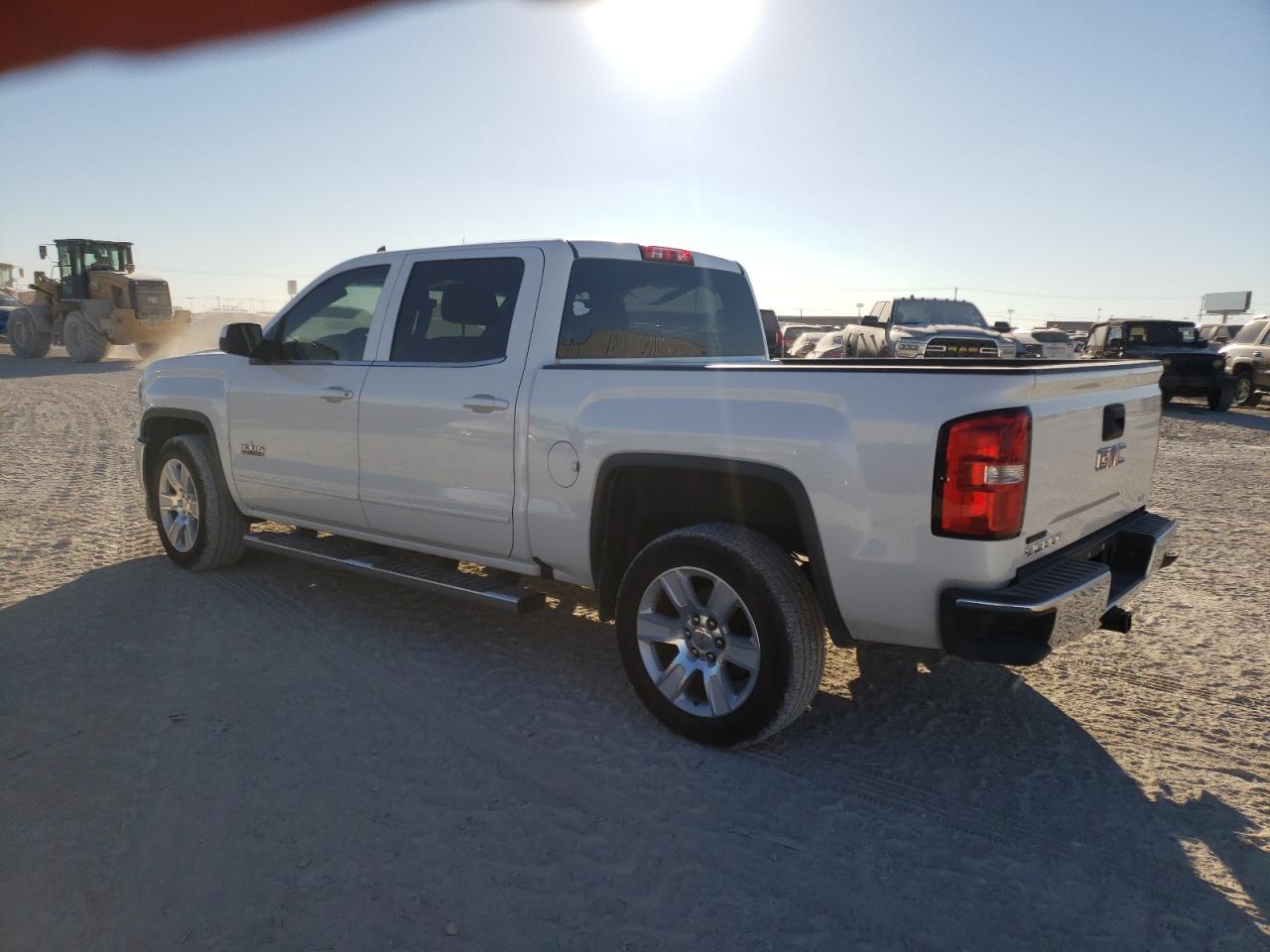 2016 GMC Sierra - Image 2