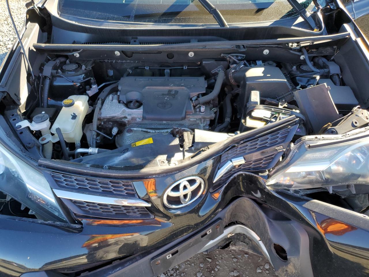 2015 Toyota RAV 4 - Image 13