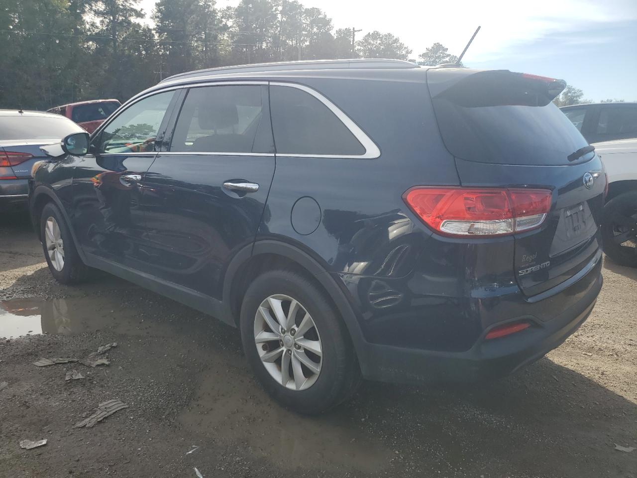 5XYPG4A55HG233633 2017 KIA SORENTO - Image 2