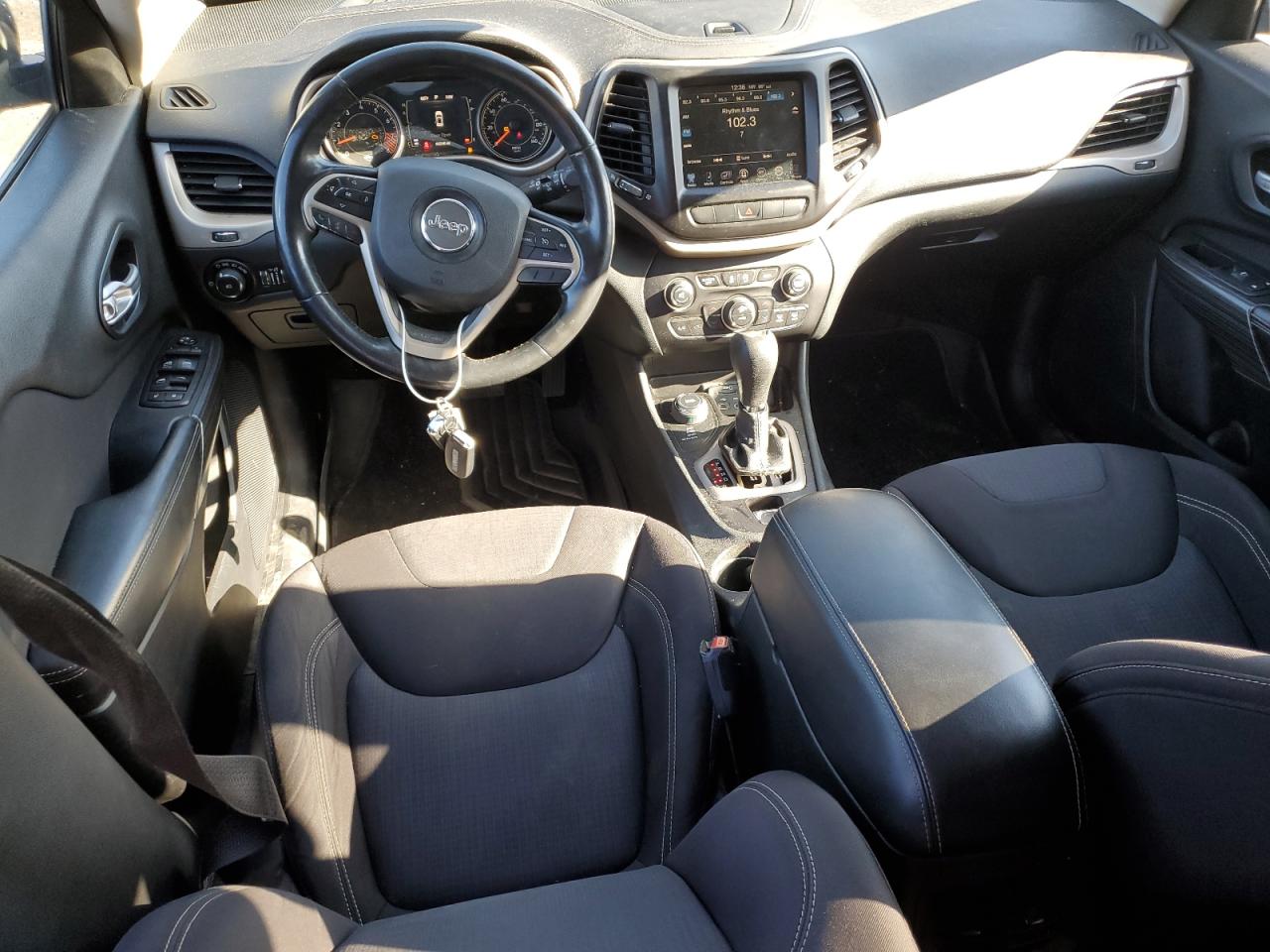 2015 Jeep Grand Cherokee - Image 8