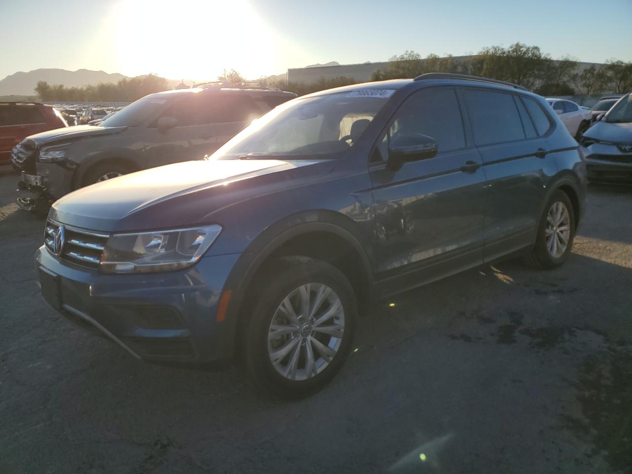 3VV1B7AX7JM066967 2018 VOLKSWAGEN TIGUAN - Image 1