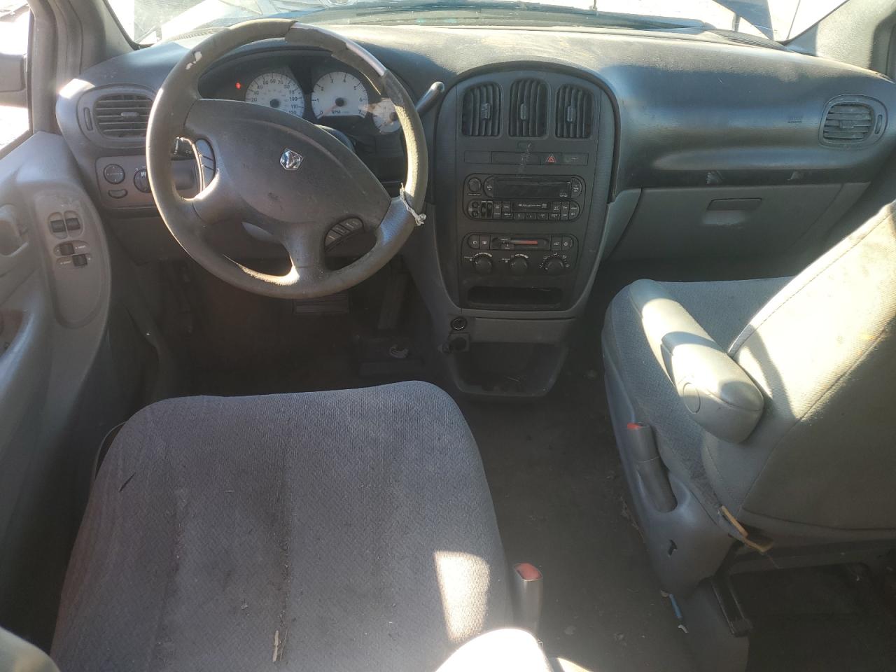 2005 Dodge Caravan - Image 8