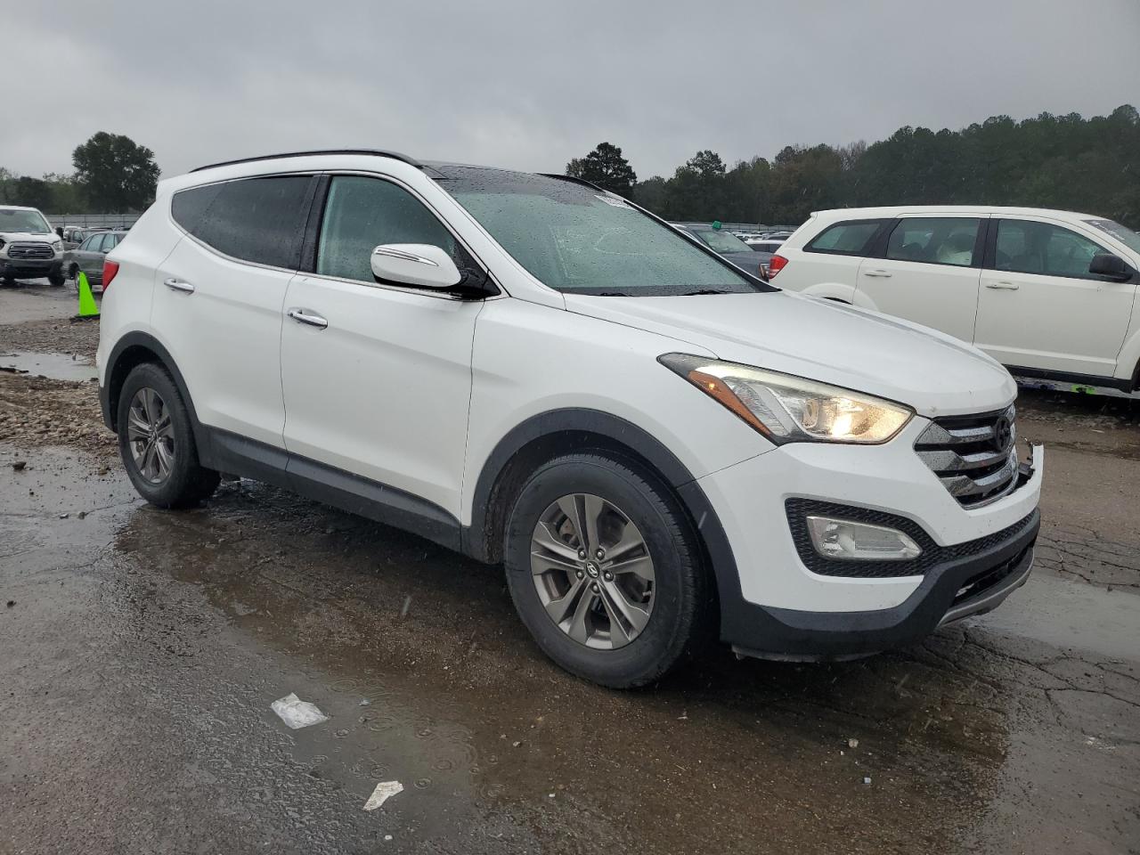 2014 Hyundai Santa Fe - Image 4