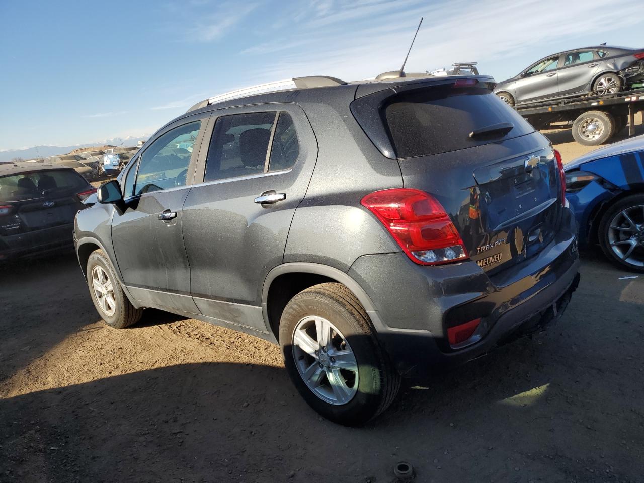 VIN KL7CJPSB0JB617483 2018 CHEVROLET TRAX no.2